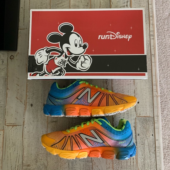 New Balance Other - 🌼NEW BALANCE🌼 2014 runDISNEY SNKR ‘Goofy’